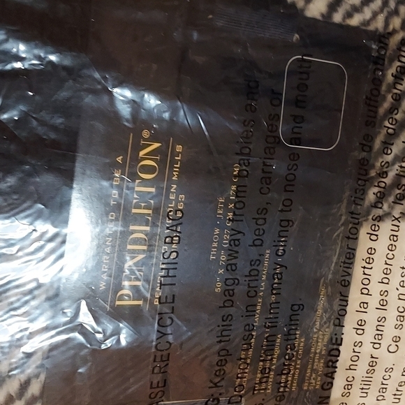 Pendleton Rob Roy Plaid Faux Fur Throw - Picture 9 of 9